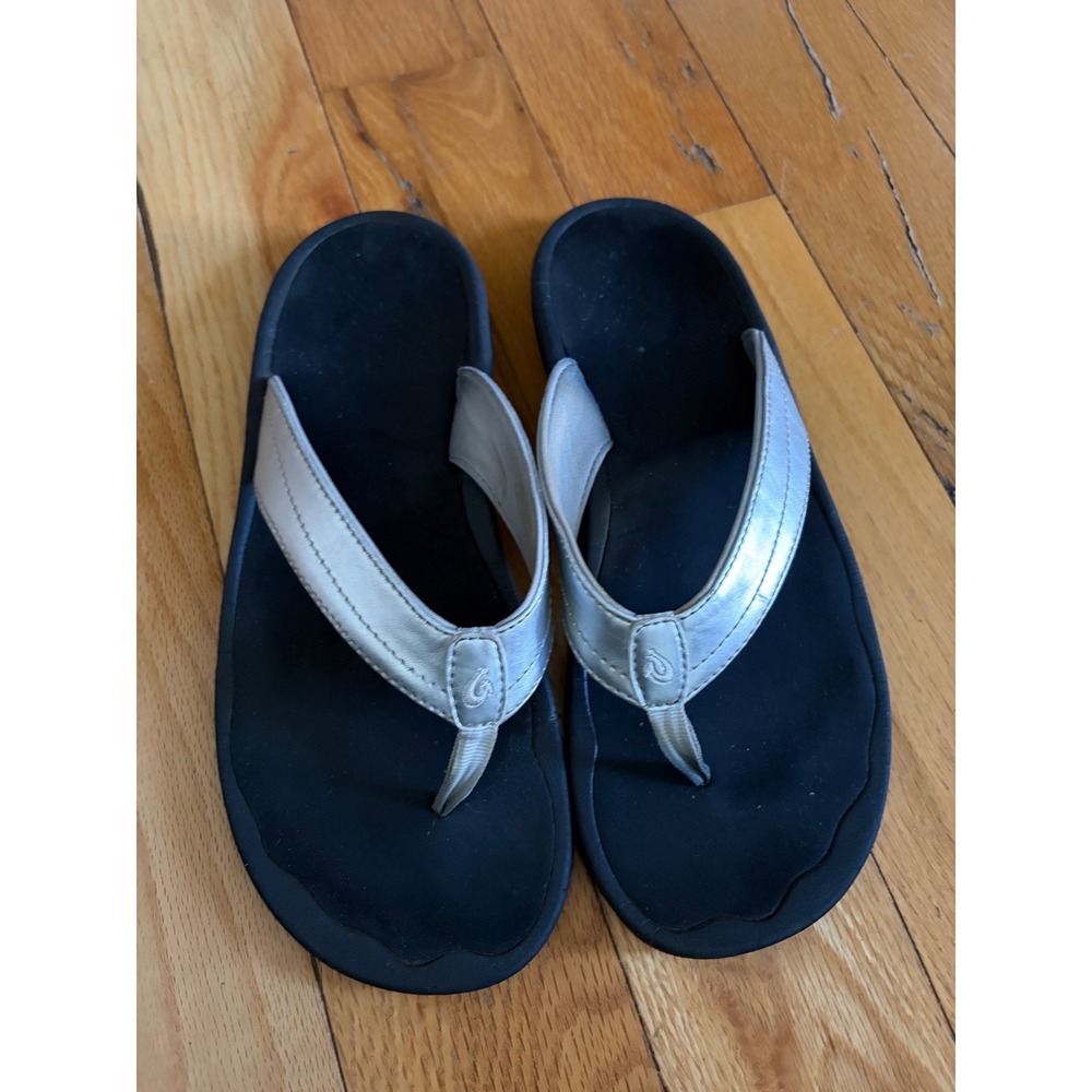 OluKai ʻOhana Lāhi Silver Women's Size 8